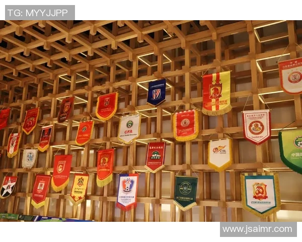 《精美马赛克风格足球球星卡推荐，收藏爱好者必看！》