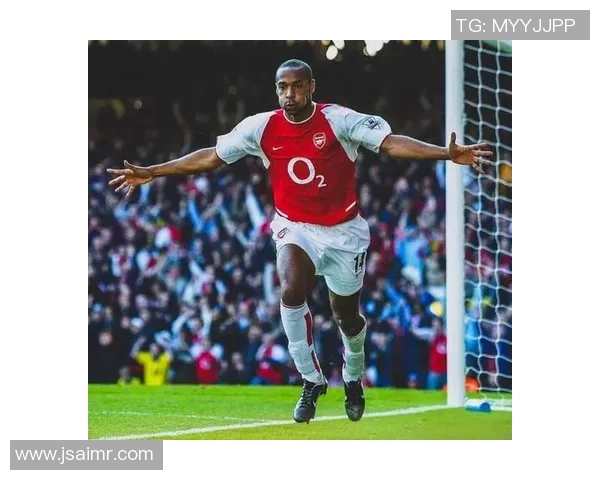 二十八号球星的精彩瞬间与传奇经历解析 足球场上的非凡表现与未来展望